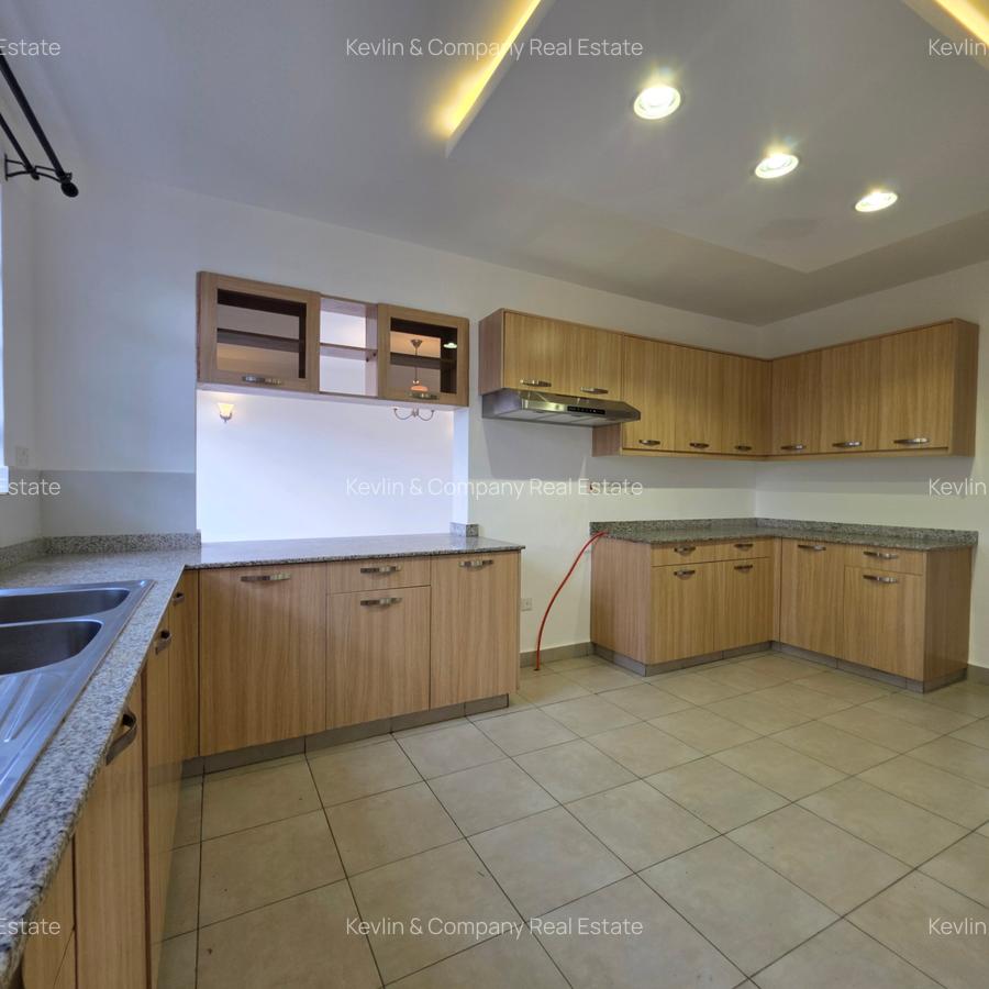 3 Bed Apartment with En Suite in Lavington - 7