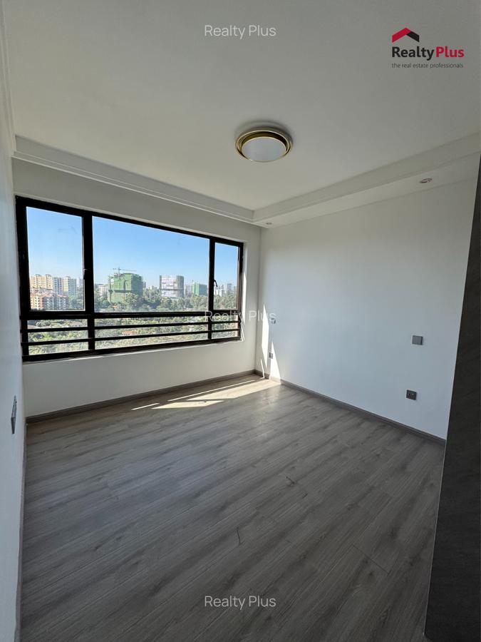3 Bed Apartment with En Suite at Riverside Drive - 3