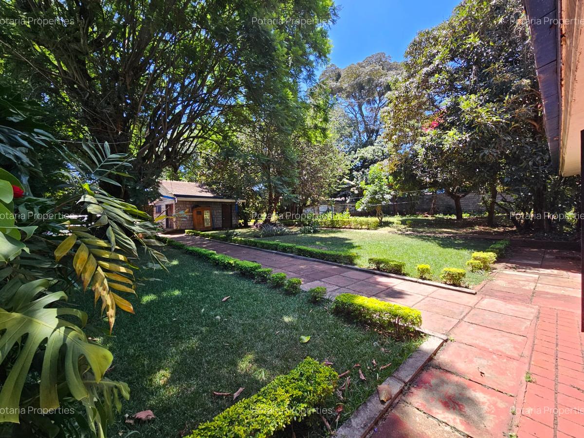 3 Bed House with En Suite in Lavington - 5