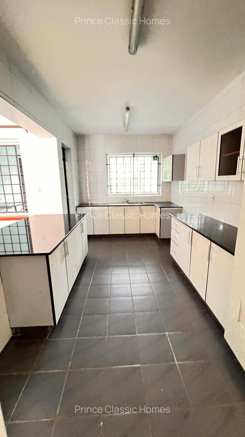 3 Bed Apartment with En Suite in Westlands Area - 5