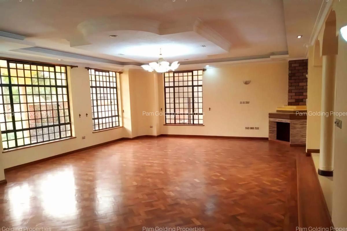 5 Bed House in Runda - 5