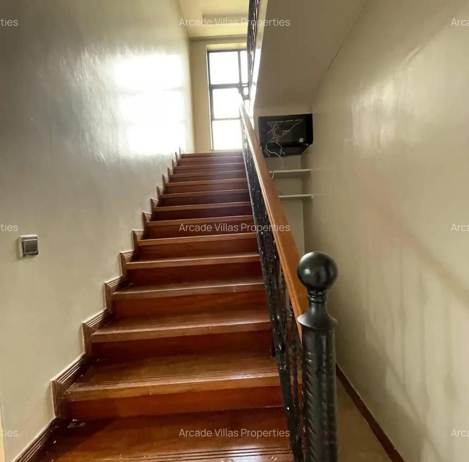 4 Bed Apartment with En Suite in Riverside - 4