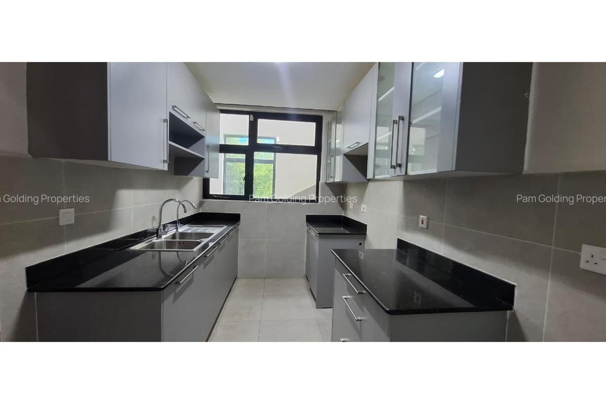3 Bed House at Garden Estate - 3