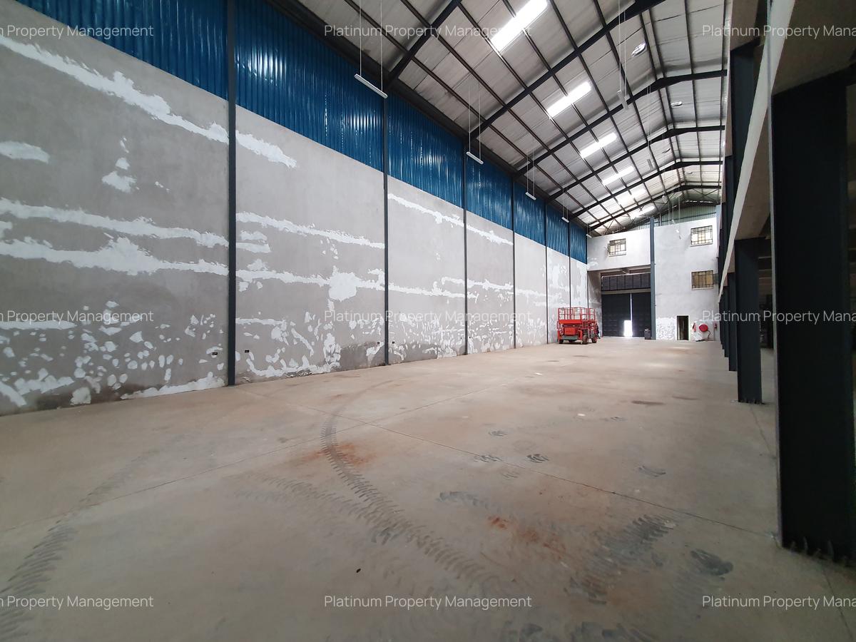 15,945 ft² Warehouse with Backup Generator at Airport North Road - 8