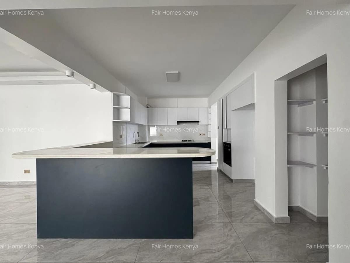 4 Bed Apartment with En Suite at Valley Arcade - 8