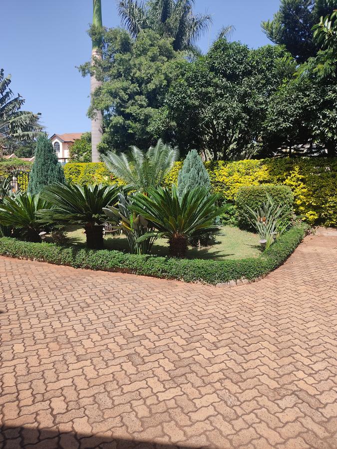 5 Bed Townhouse with En Suite at Runda - 17