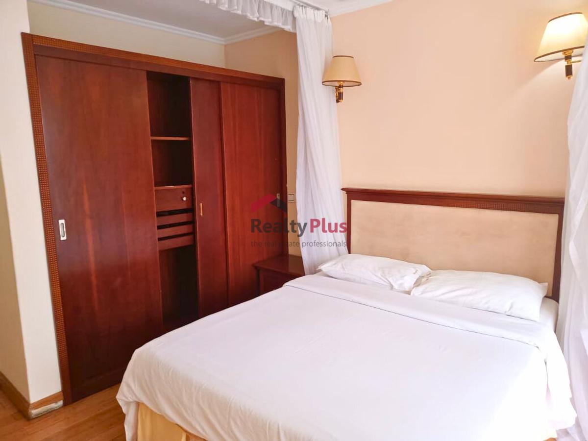 Serviced 2 Bed Apartment with En Suite in Kilimani - 8