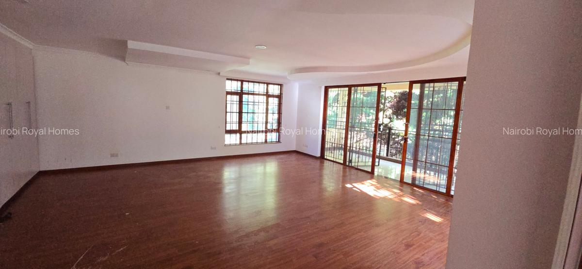 5 Bed House with En Suite at Mimosa Drive - 15