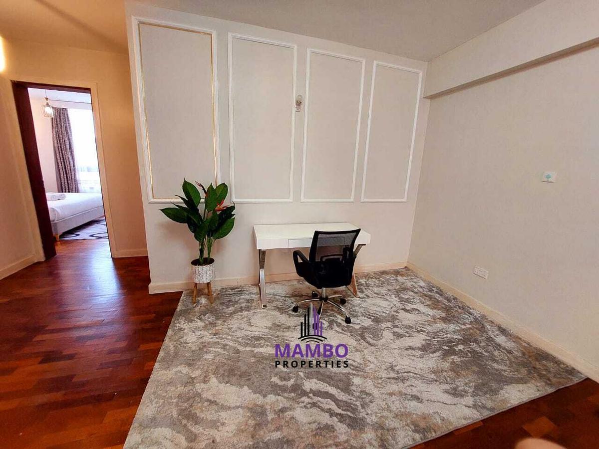 Serviced 2 Bed Apartment with En Suite at Dennis Pritt - 9