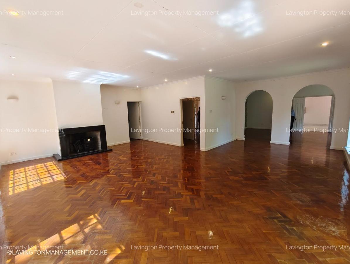 4 Bed House with En Suite at Lavington Green - 9