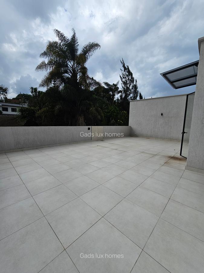 5 Bed Villa with En Suite at Lavington - 18