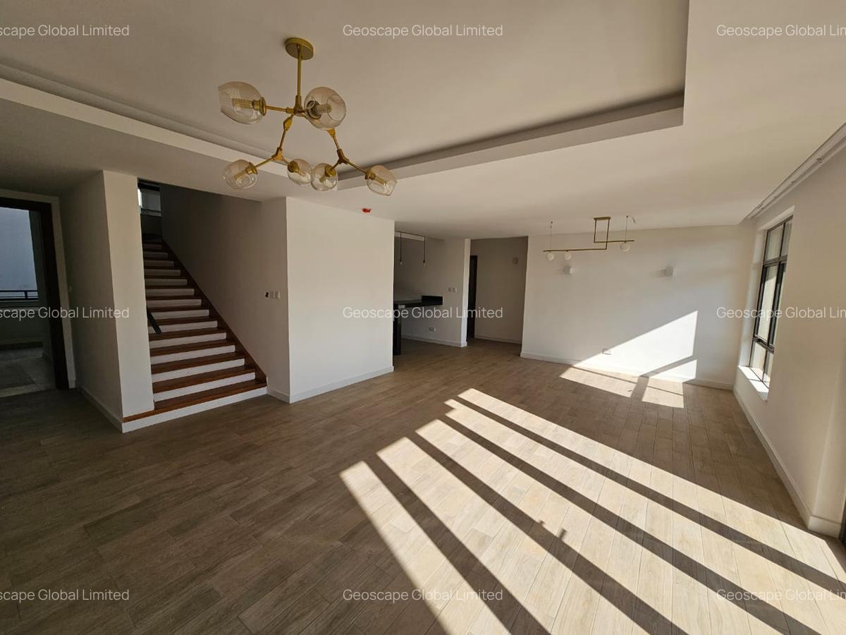 4 Bed Apartment with En Suite in Rosslyn - 4