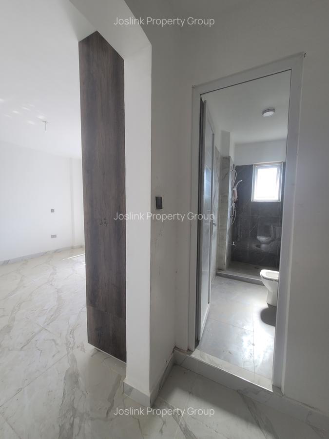 4 Bed Apartment with En Suite at Moyern Drive - 12