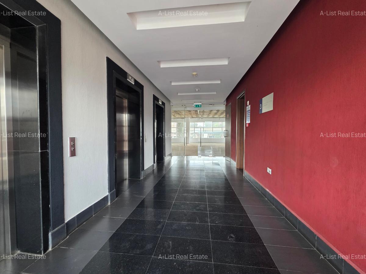 3,000 ft² Office with Service Charge Included at Westlands Area - 10