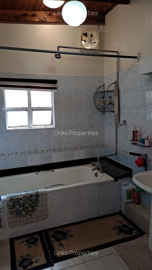 3 Bed House with En Suite at Hardy Area - 13