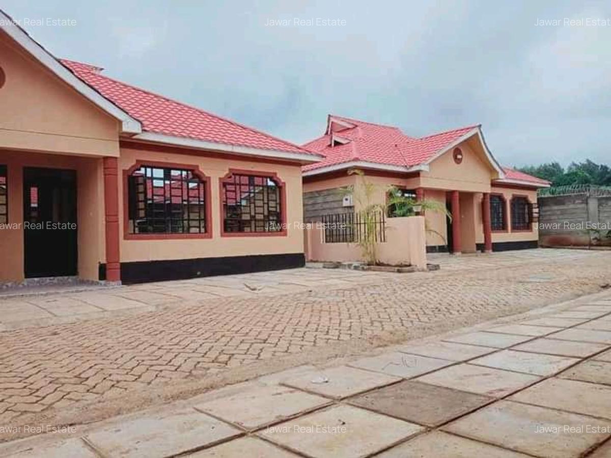 3 Bed House with En Suite in Kenyatta Road - 1