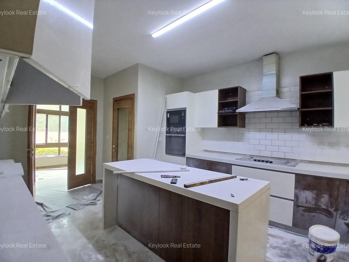 5 Bed Townhouse with En Suite at Lavington - 5