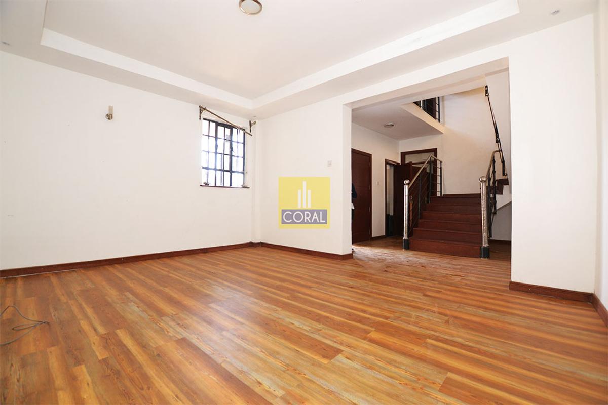 5 Bed Townhouse in Kitisuru - 3