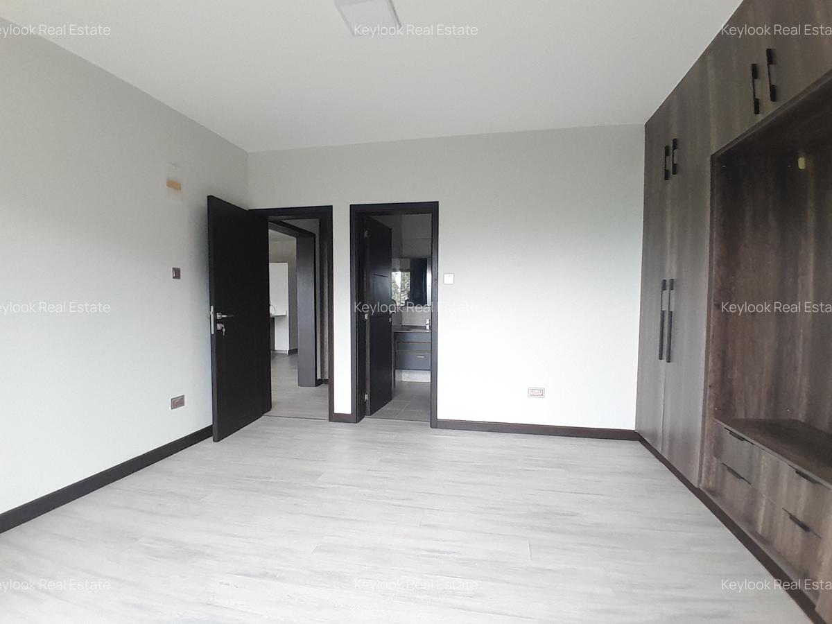 2 Bed Apartment with En Suite at Riverside Drive - 4