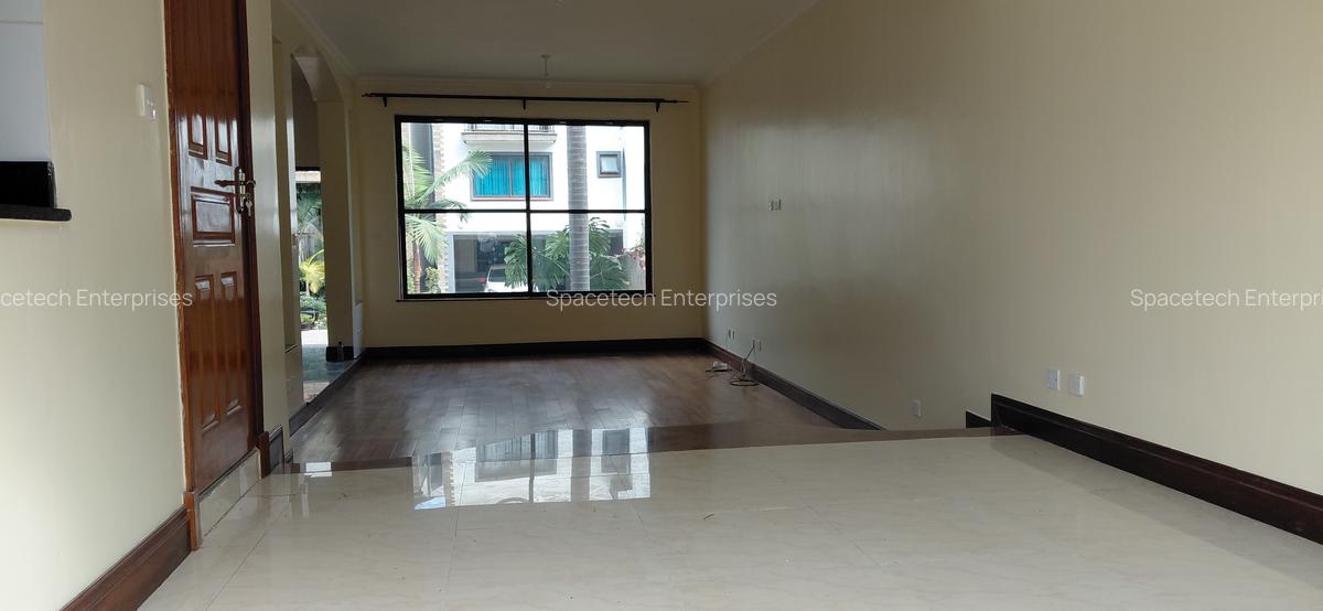 5 Bed Townhouse with En Suite in Westlands Area - 7