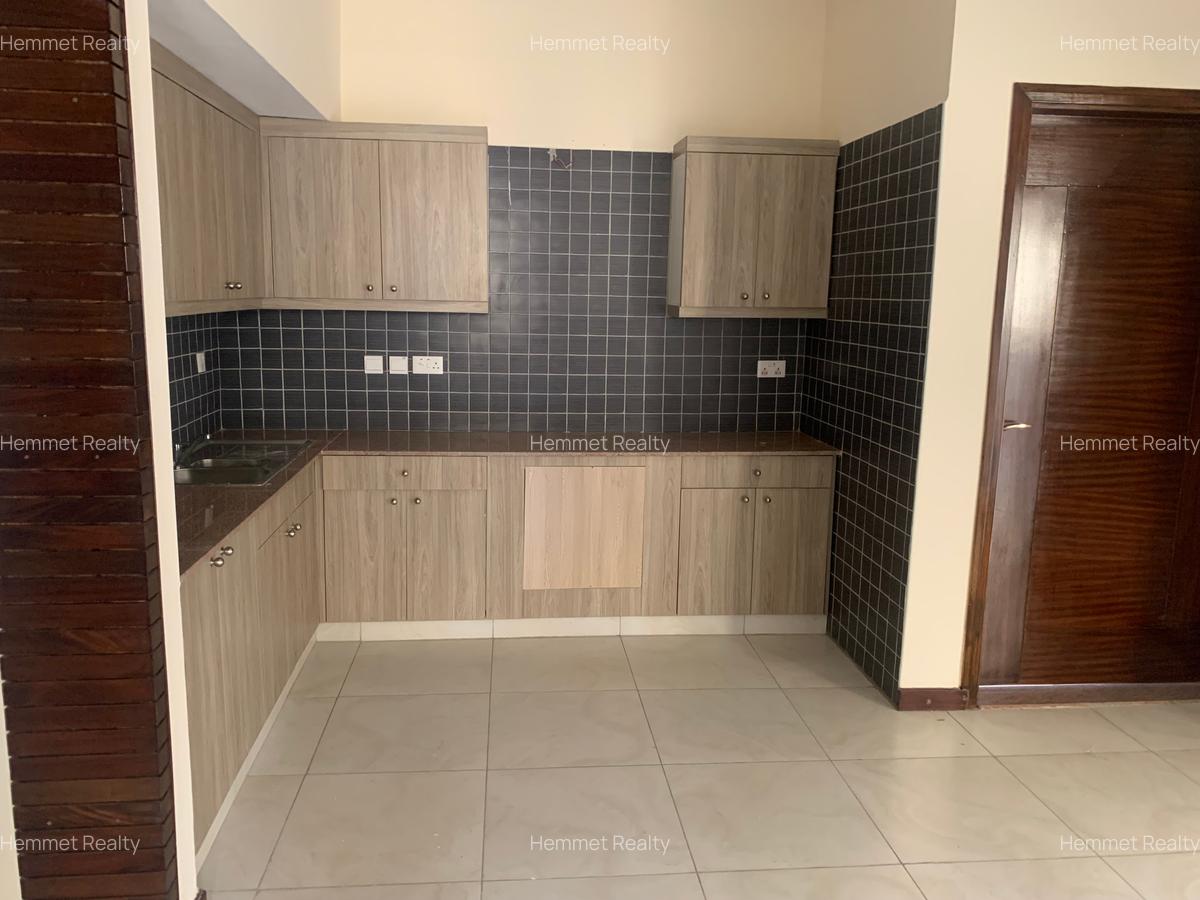 5 Bed Apartment with En Suite in Lavington - 14