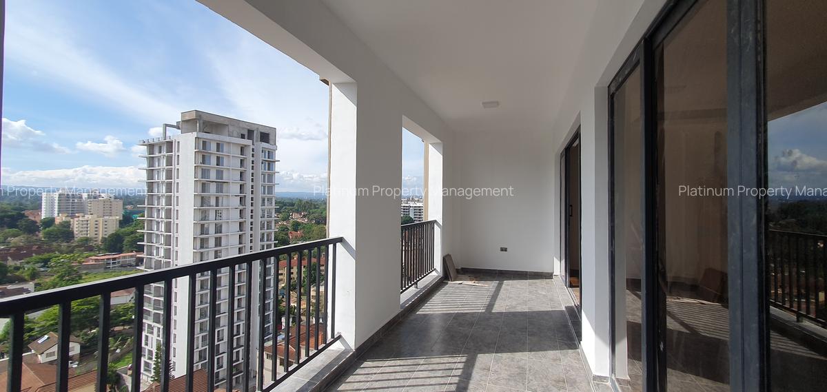 4 Bed Apartment with En Suite at Brookside - 6