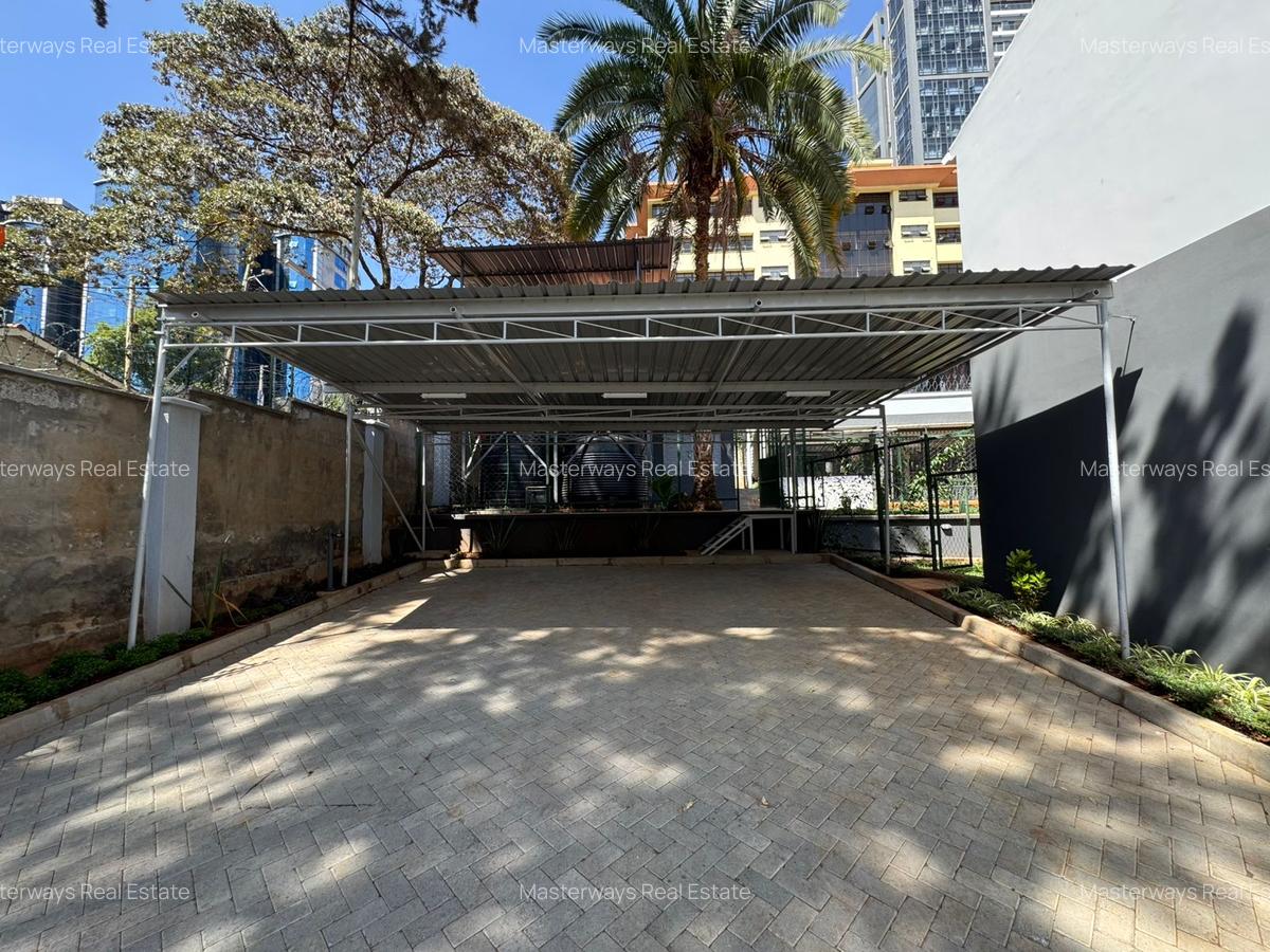 4 Bed Townhouse with En Suite at Lantana Road - 2