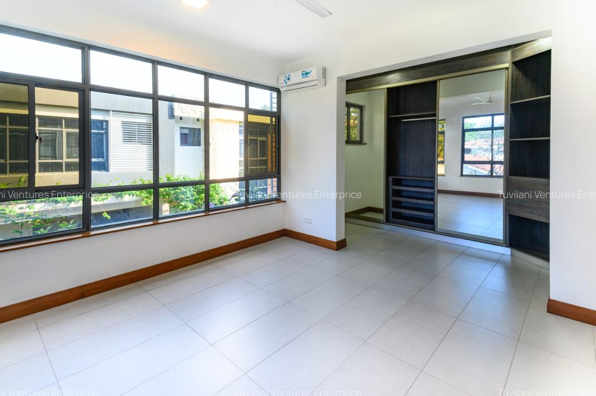 4 Bed Villa with En Suite at Nyali Mombasa - 9