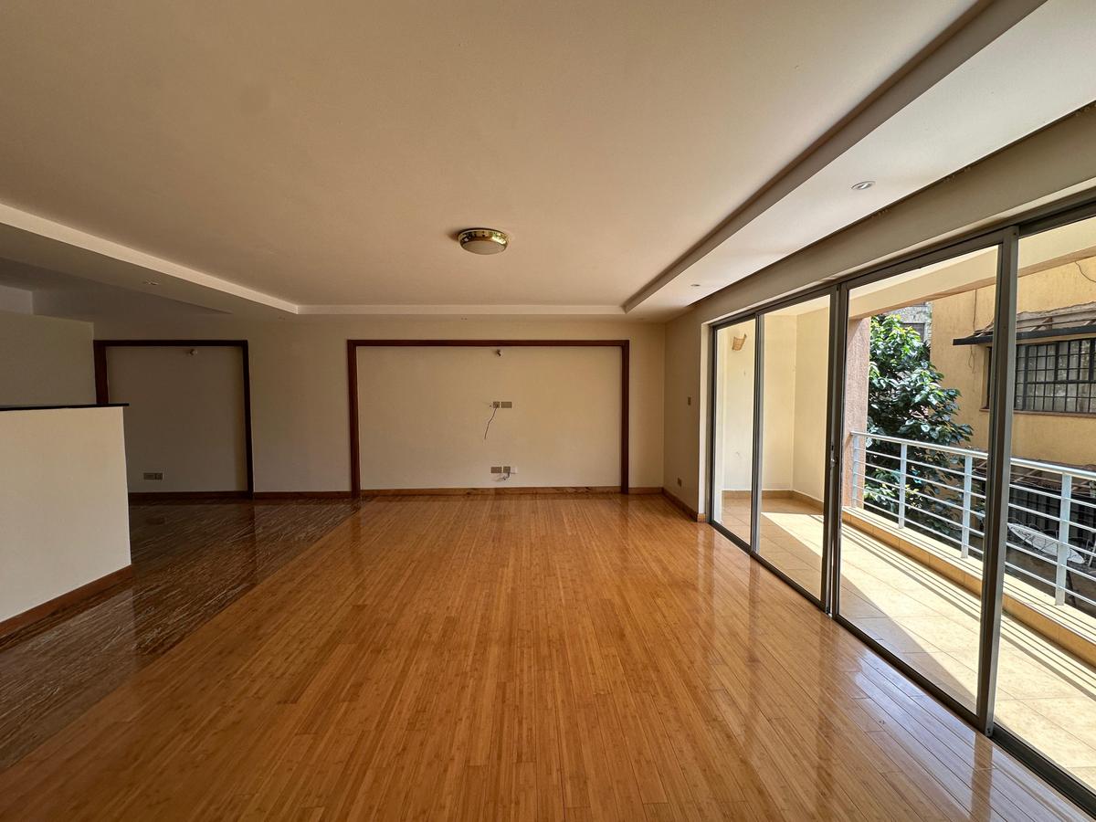 3 Bed Apartment with En Suite at Lavington - 2