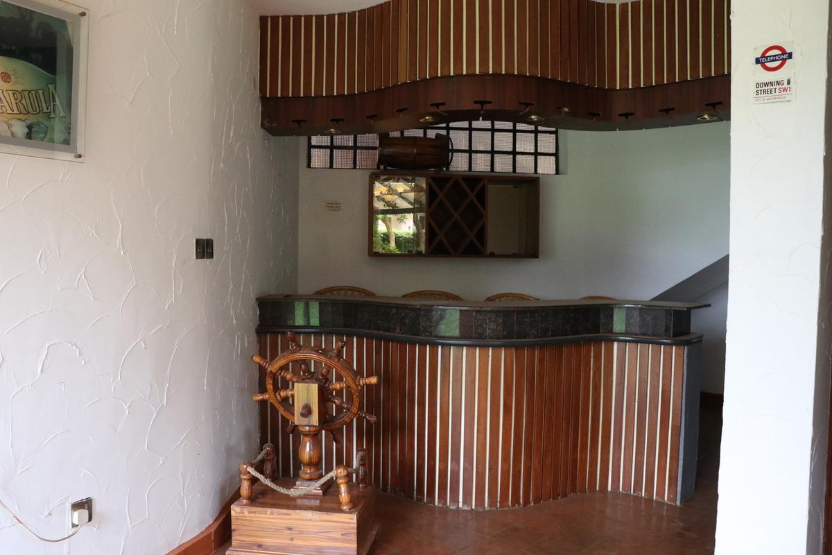 5 Bed House with En Suite in Runda - 7
