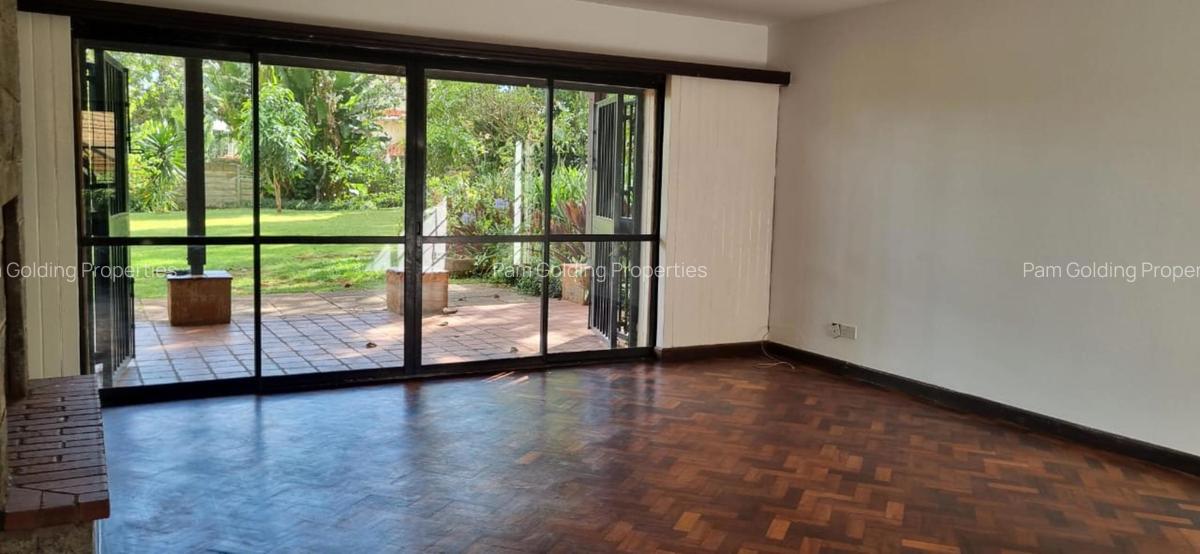 3 Bed House with Garden in Nyari - 2