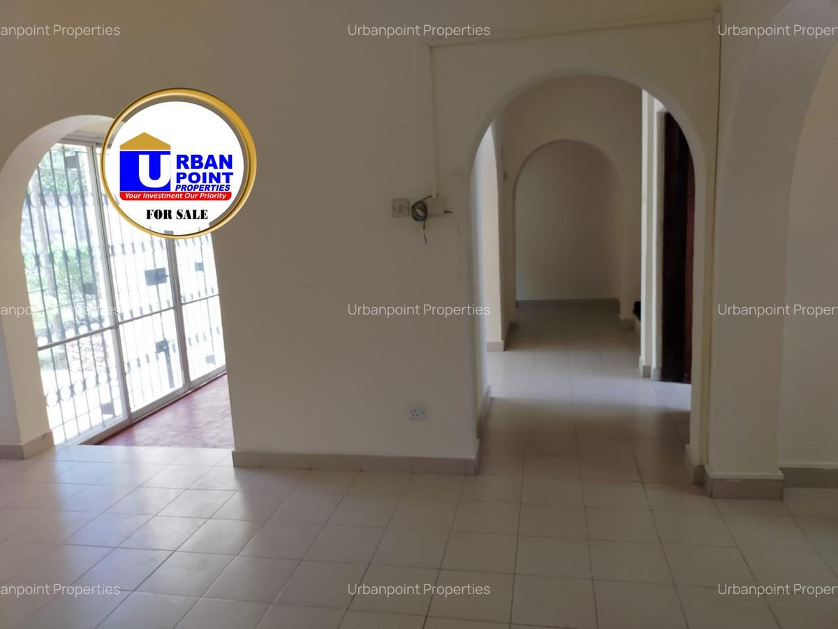 4 Bed House with En Suite in Nyali Area - 3