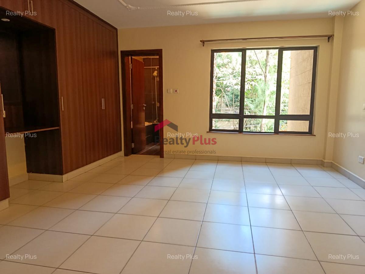 3 Bed Apartment with En Suite in Kilimani - 4