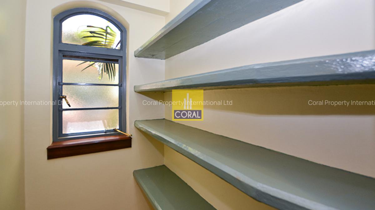 3 Bed Apartment in Riverside - 16