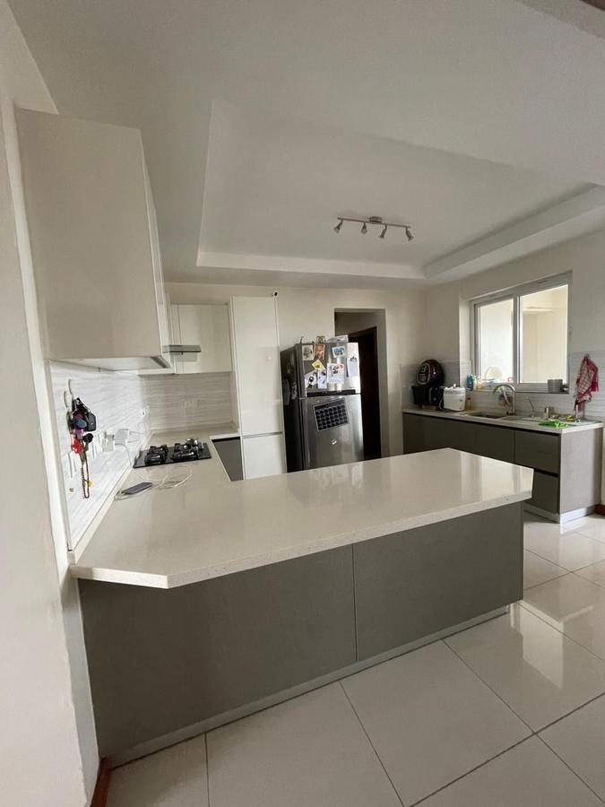 3 Bed Apartment with En Suite at Parkland - 4