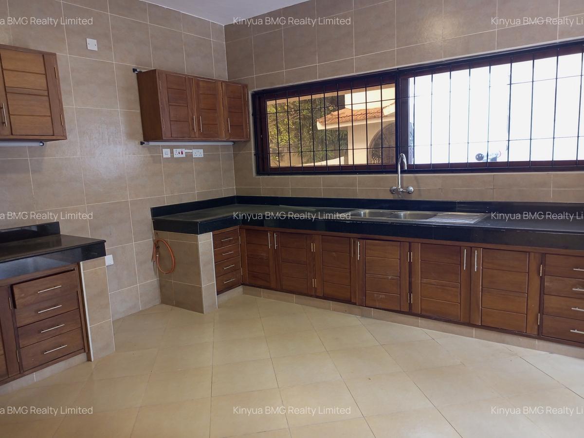 4 Bed Villa at Green Wood Drive - 1