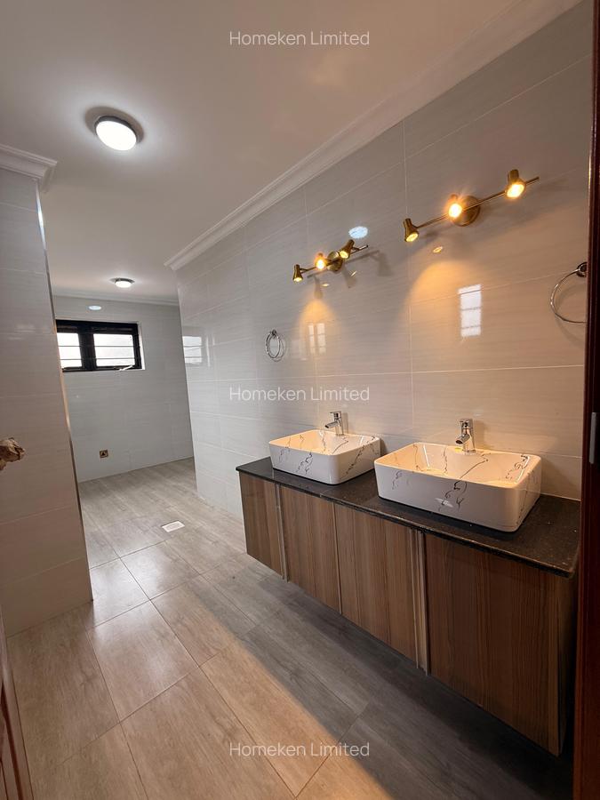 5 Bed House with Garden at Old Runda - 8