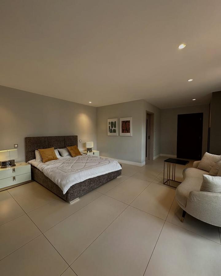 5 Bed House with En Suite in Runda - 5