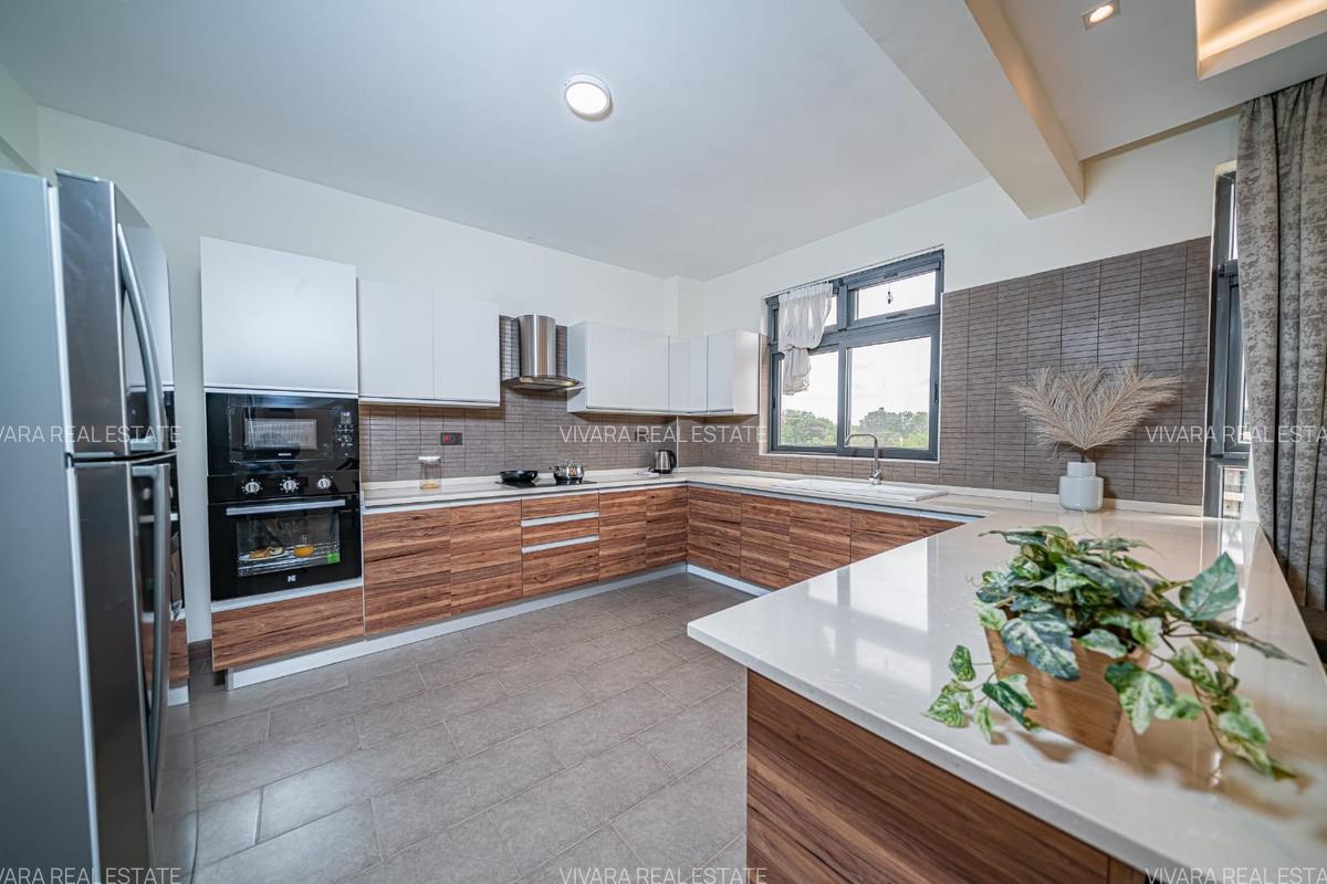 3 Bed Apartment with En Suite in Spring Valley - 11