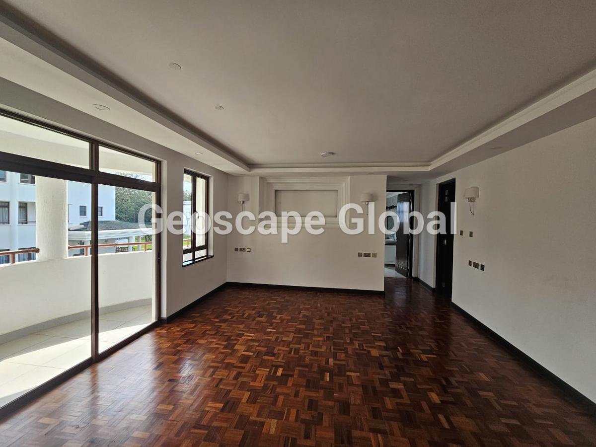 4 Bed House with En Suite in Runda - 15