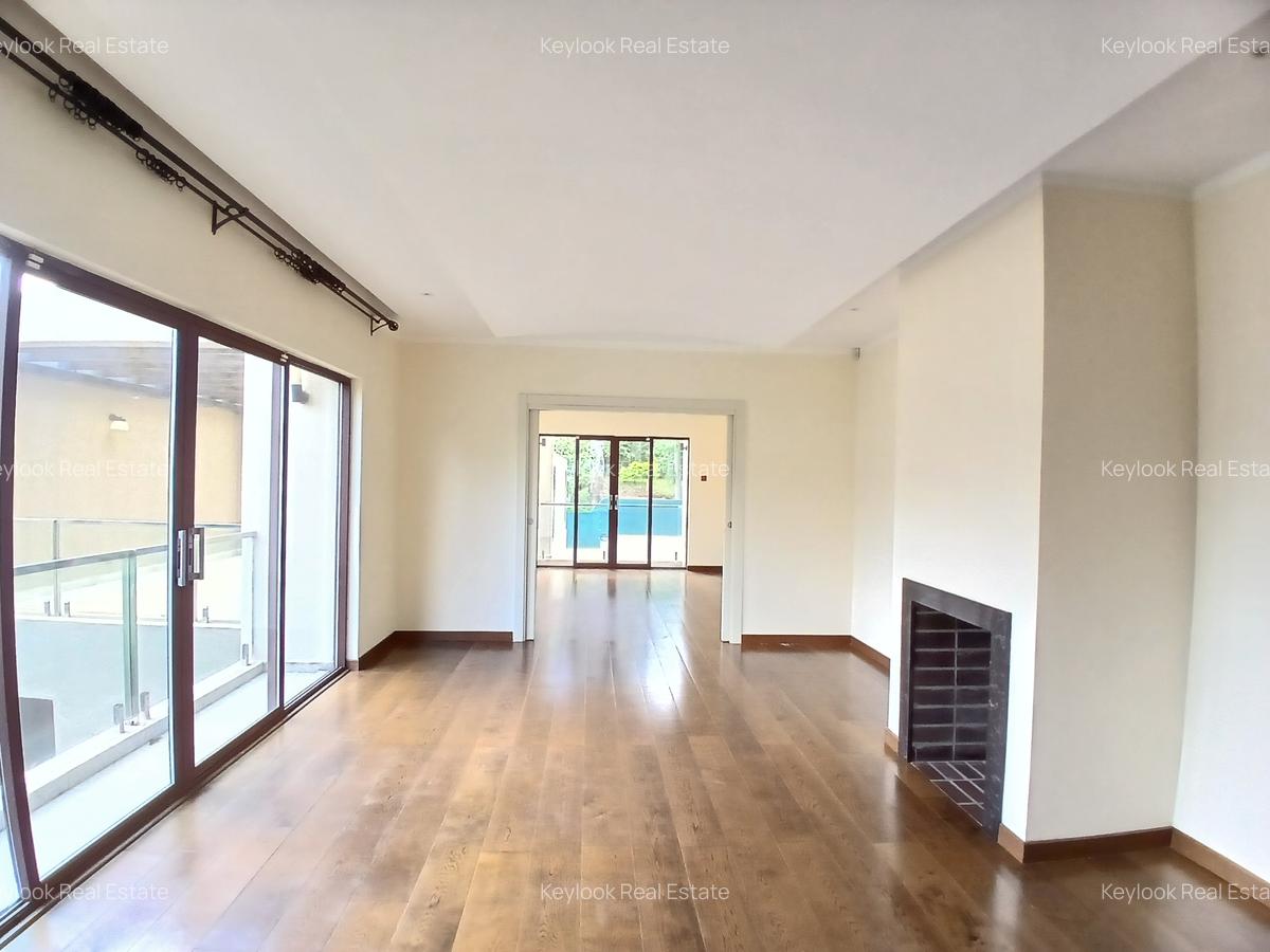 5 Bed Townhouse with En Suite at Lavington - 17