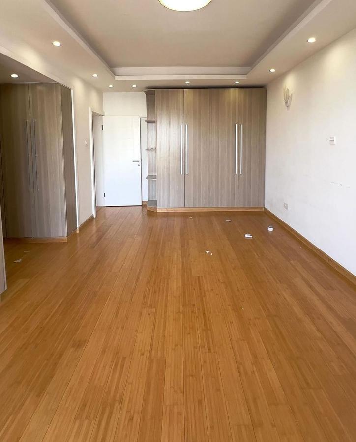 3 Bed Apartment with En Suite at Othaya Road - 10