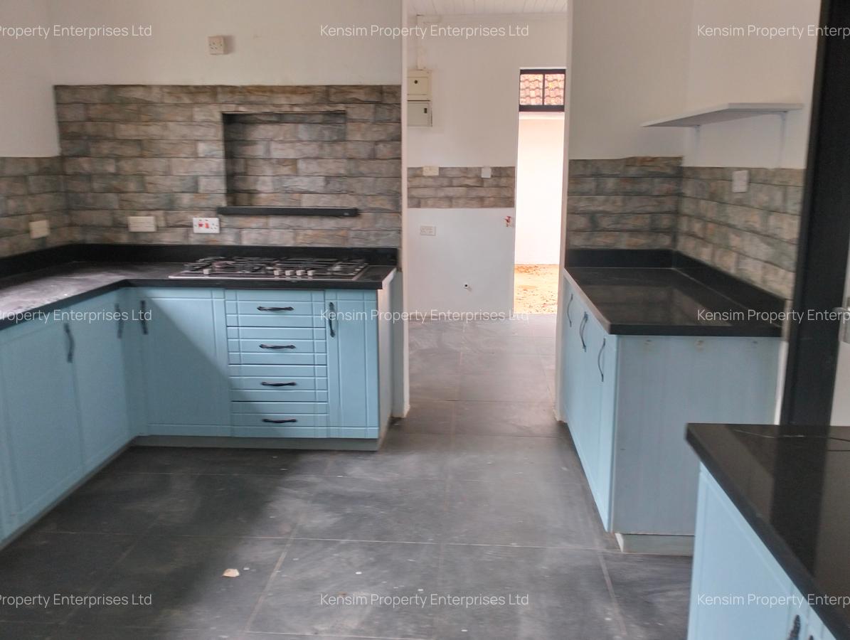 4 Bed Townhouse with En Suite in Lavington - 3