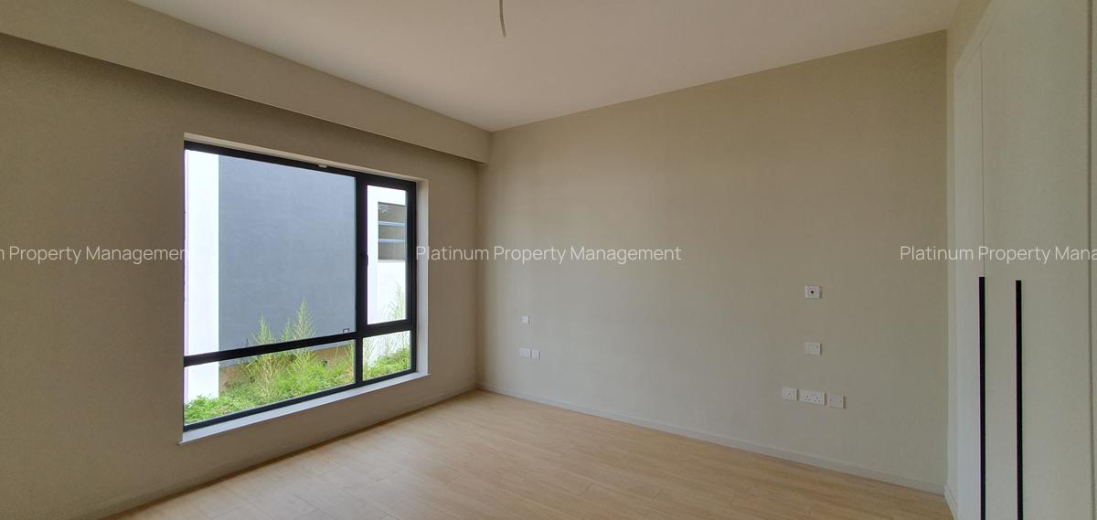 5 Bed Townhouse with En Suite in Kyuna - 16