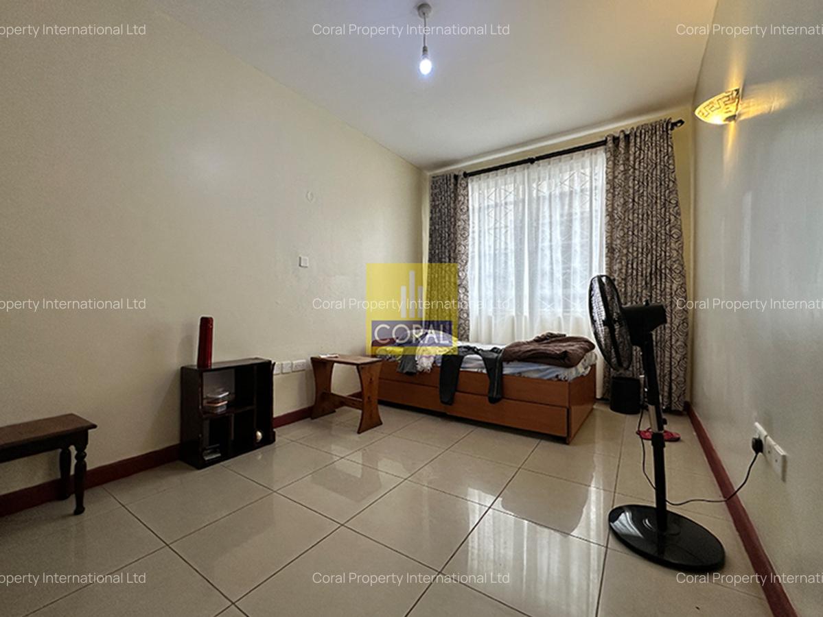 4 Bed Apartment in Parklands - 8