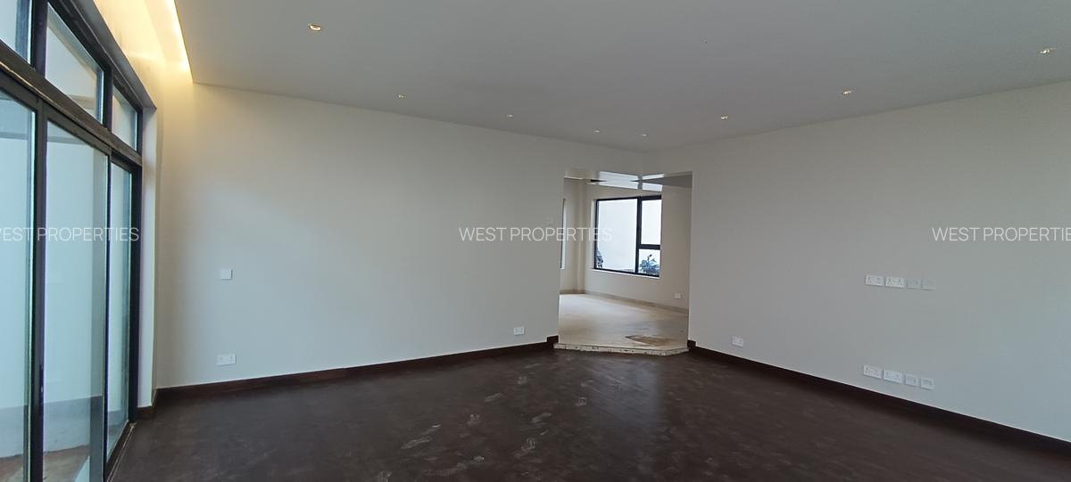 5 Bed Townhouse with En Suite at Manyani Rd - 18