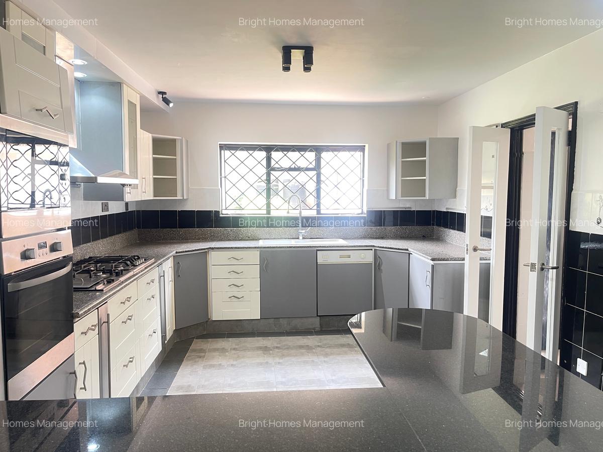 4 Bed Villa with En Suite in Runda - 12