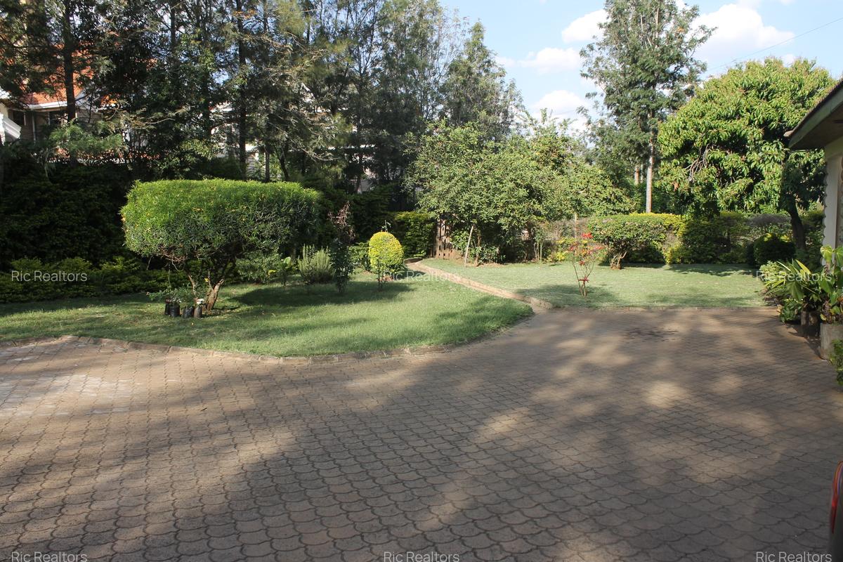 6 Bed House with En Suite in Karen Hardy - 9