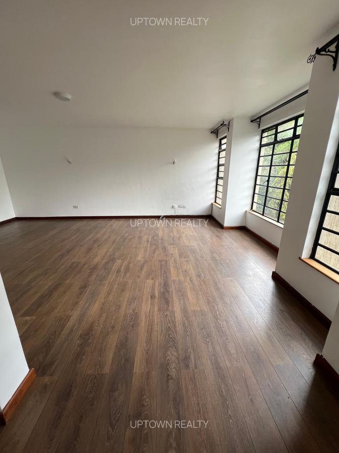 4 Bed House with En Suite at Lavington - 7