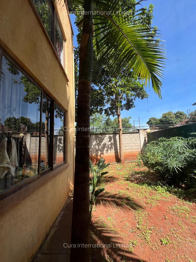 5 Bed Townhouse with En Suite in Brookside - 3